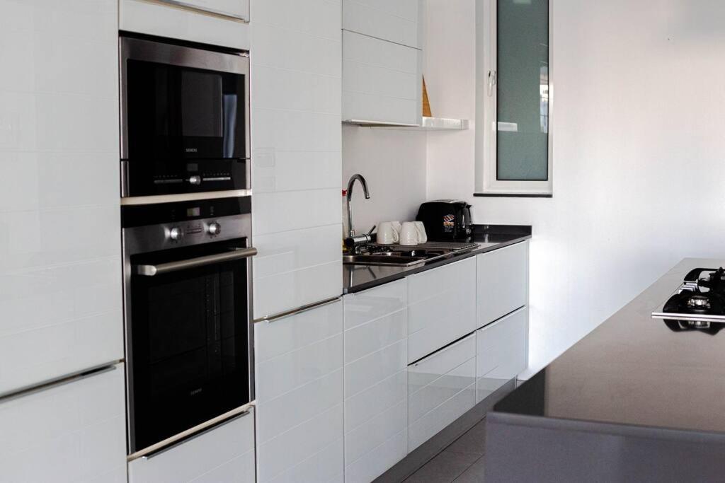 Seafront Two Bedroom Apartment Saint Julian's エクステリア 写真