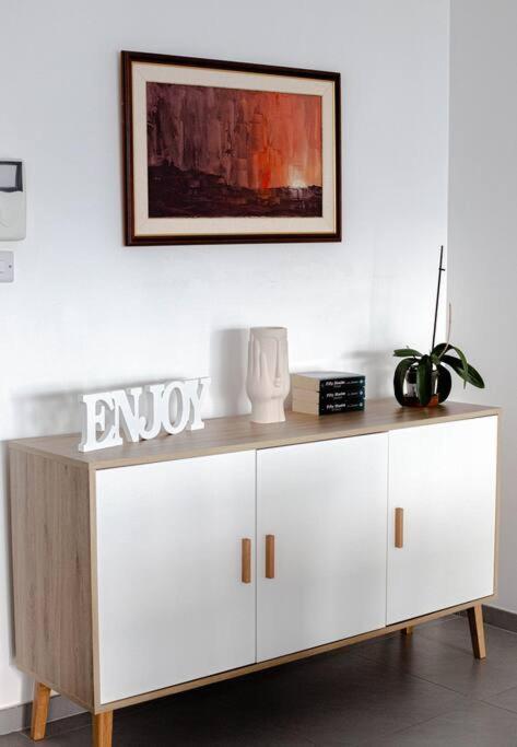 Seafront Two Bedroom Apartment Saint Julian's エクステリア 写真